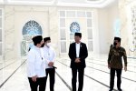 Presiden Jokowi meresmikan Masjid At-Thohir di Tapos, Kota Depok, Provinsi Jawa Barat, Rabu (9/3/2022)