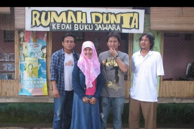 Gola Gong, Asma Nadia dan Hilman Hariwijaya