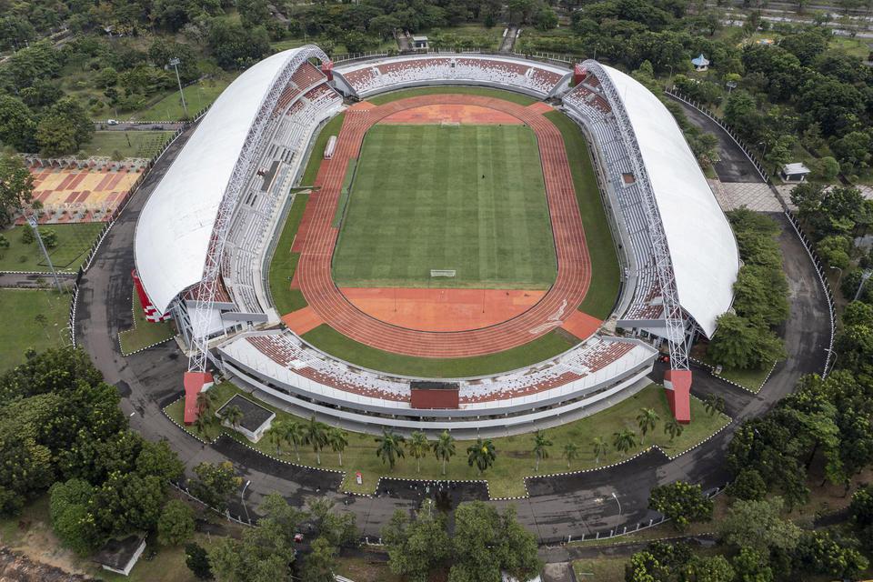 Foto aerial Stadion Gelora Sriwijaya Jakabaring (GSJ) yang diperuntukkan untuk venue Piala Dunia U-20 2023 di Jakabaring Sport City (JSC), Palembang, Sumatera Selatan, Selasa (15/3/2022).
