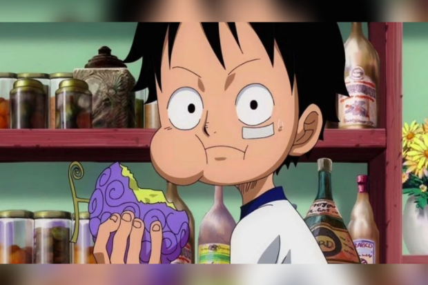 Luffy memakan buah iblis