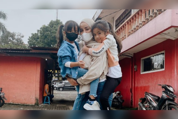 Keluarga Olla Ramlan