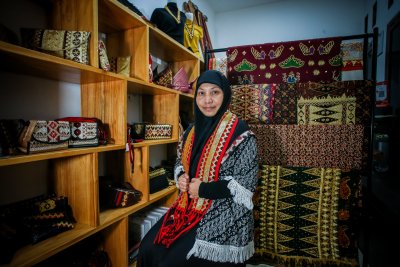 Pesona Kain Tapis Lampung yang Mendunia