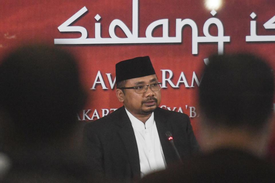 Menteri Agama Yaqut Cholil Qoumas memberikan keterangan hasil sidang isbat penetapan 1 Ramadan 1443 Hijriah di Kemenag, Jakarta, Jumat (1/4/2022).