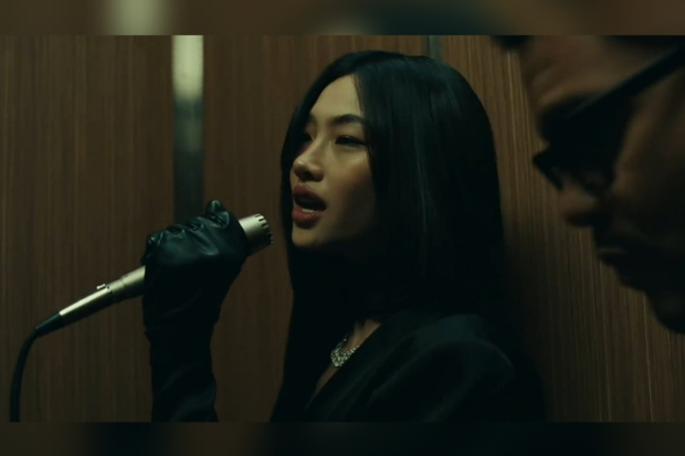 MV lagu Out of Time - The Weeknd