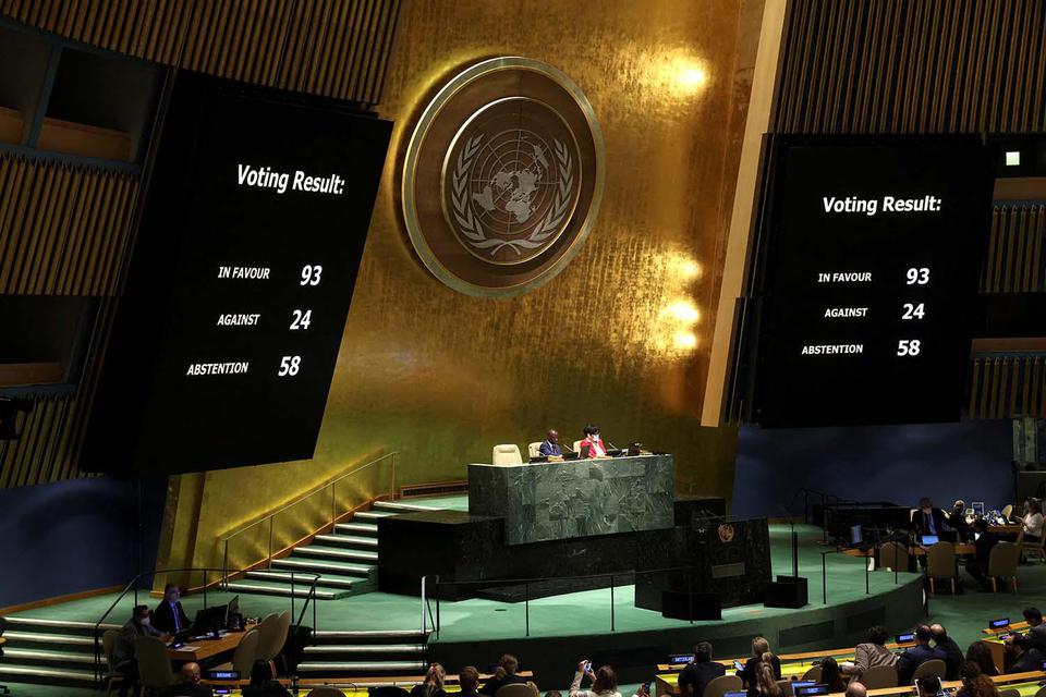 Ilustrasi, layar yang memperlihatkan hasil pemungutan suara mengenai suspensi Rusia dari Dewan Hak Asasi Manusia PBB saat sesi khusus darurat Sidang Umum PBB tentang invasi Rusia ke Ukraina, di markas besar PBB di New York City, Amerika Serikat, Kamis (7/