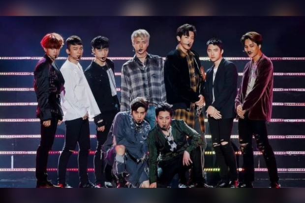 EXO dengan 9 member