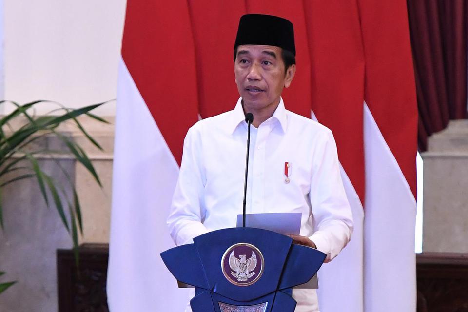 Presiden Joko Widodo menyampaikan pidato saat acara penyerahan zakat kepada Badan Amil Zakat Nasional (Baznas) di Istana Negara, Jakarta, Selasa (12/4/2022).
