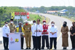 Presiden Joko Widodo meresmikan Jalan Lingkar Brebes-Tegal