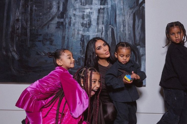 Kim Kardashian dan Keempat anaknya