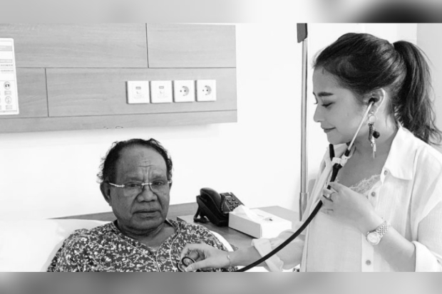 Prilly Latuconsina dan almarhum kakek