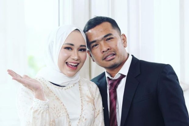 Putra Siregar dan Istri