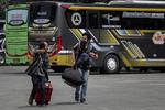 TERMINAL BUS MULAI RAMAI PEMUDIK