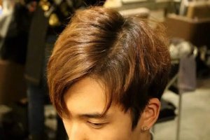 Comma hair, model rambut pria Korea.