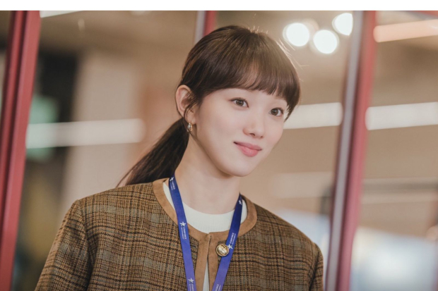 Lee Sung Kyung di drama Shooting Stars