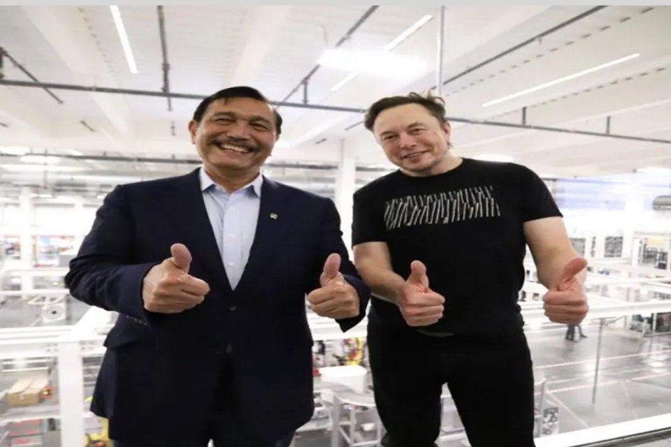 Menteri Koordinator Maritim dan Investasi Luhut Binsar Pandjaitan dan CEO Starlink Elon Musk.