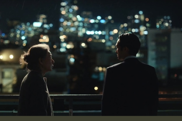 Sunja dan Solomon di ending Pachinko season 1