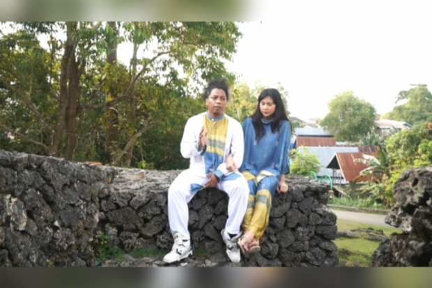 Indah Permatasari dan Arie Kriting