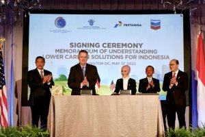 Kerja sama Pertamina dan Chevron pada bisnis rendah karbon di Indonesia.