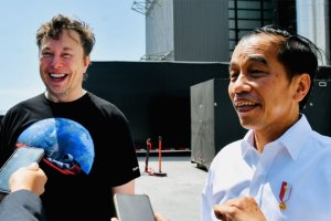 Presiden Jokowi bertemu CEO Tesla, Elon Musk di Space X