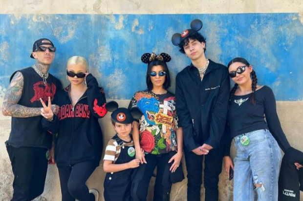 Keluarga Kourtney - Travis