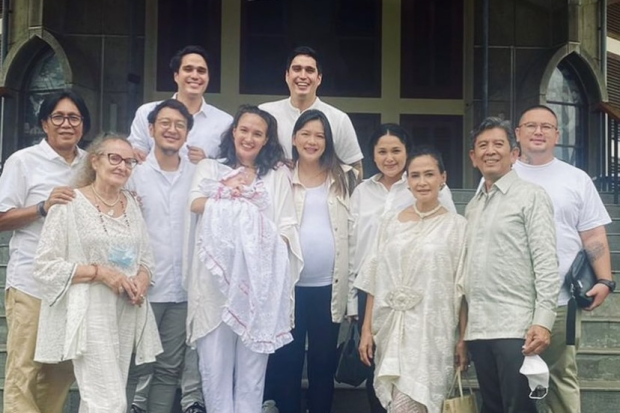 Keluarga Dimas Anggara dan Nadine Chandrawinata