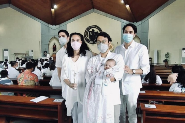 Anak Dimas Anggara Dibaptis Katolik