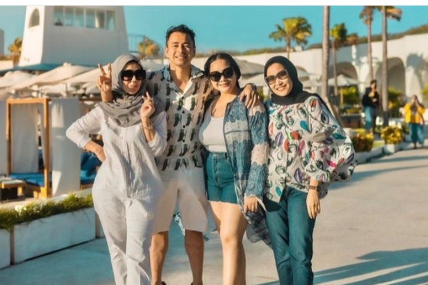 Raffi Ahmad, Nagita Slavina, Mama Ami dan Mimi Bayuh