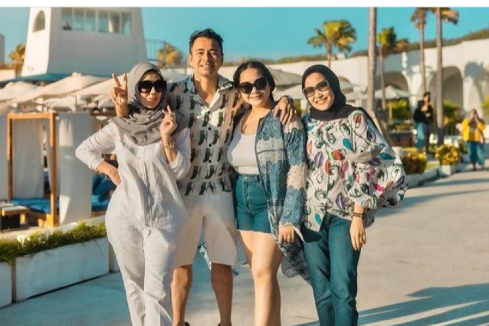 Raffi Ahmad, Nagita Slavina, Mama Ami dan Mimi Bayuh