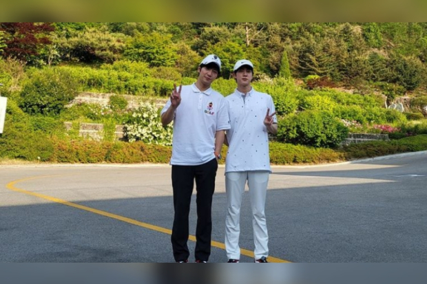 Lee Sang Yeob dan Jin BTS main golf bareng
