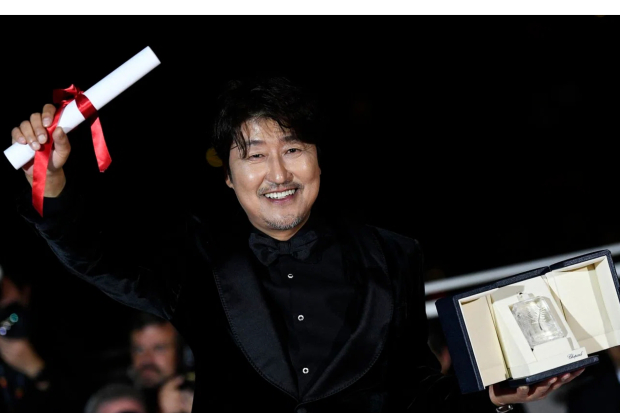 Song Kang Ho di Festival Film Cannes 2022