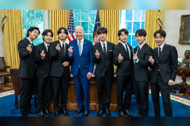 Presiden Joe Biden bertemu dengan BTS di White House