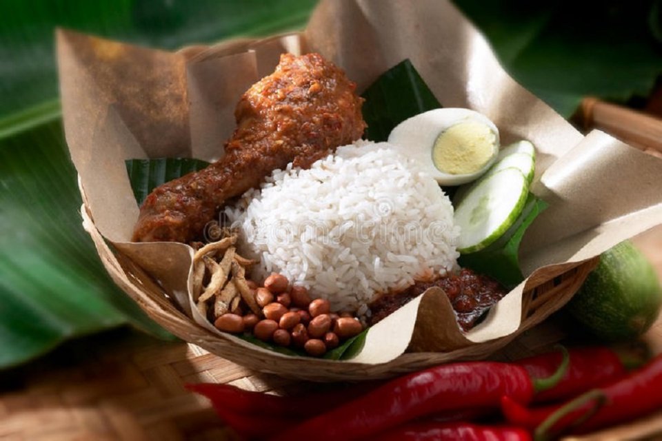 Ilustrasi nasi lemak sebagai makanan khas Malaysia