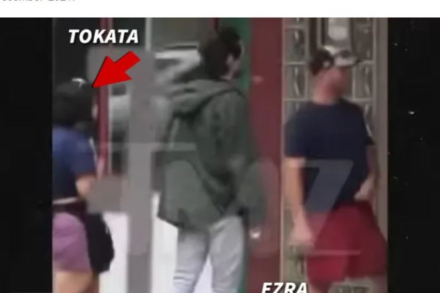 Tokata dan Ezra Miller