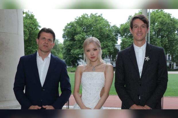 Rose Blackpink bersama petinggi Tiffany and Co