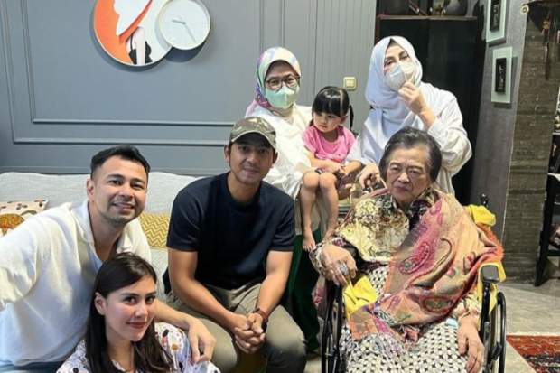 Arya Saloka Jenguk Mamih Popon