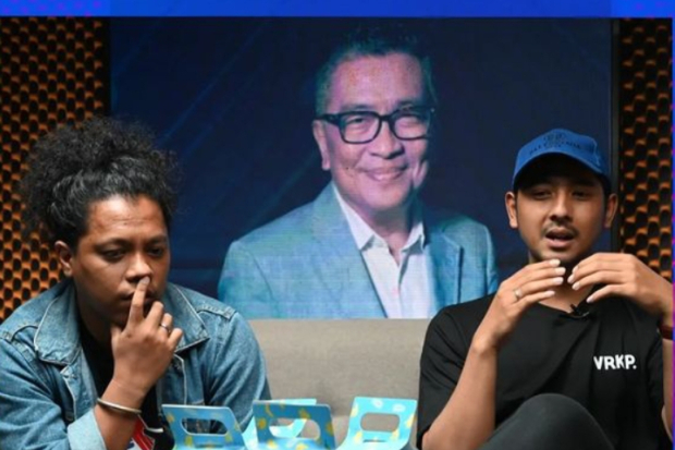 Arya Saloka, Arie Kriting