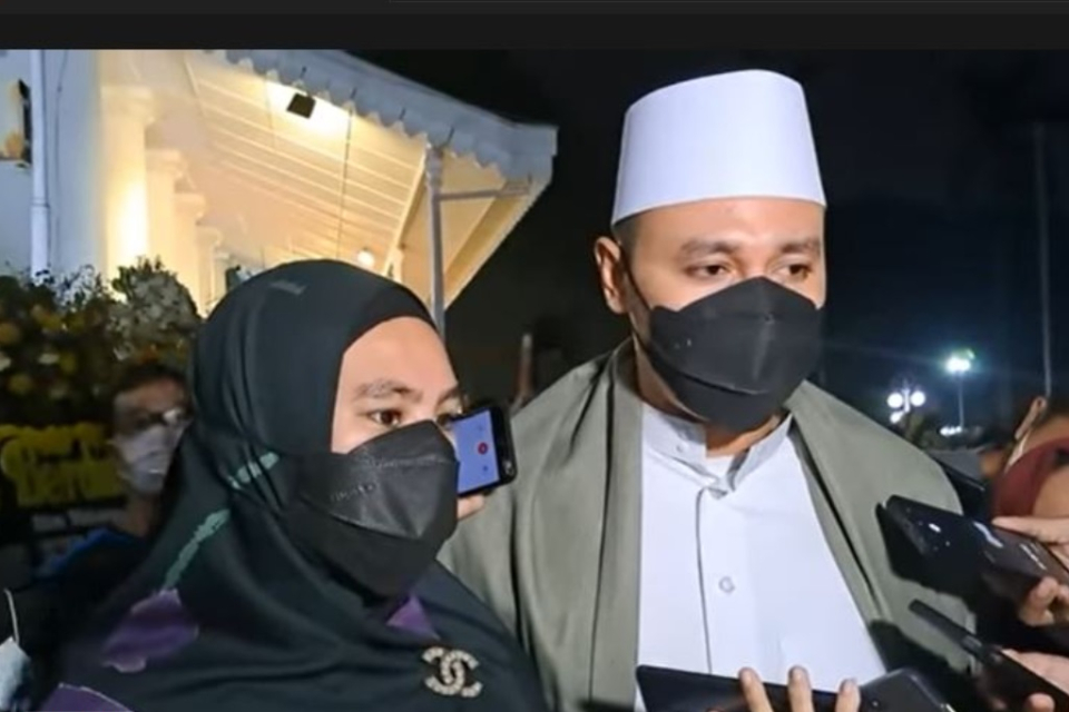 Kartika Putri dan Habib Usman bin Yahya