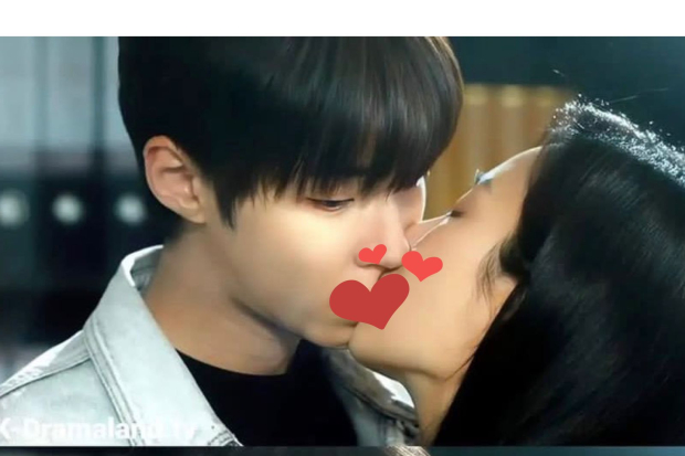 Adegan ciuman Hwang In Yeop dan Seo Hyun Jin di drama Why Her