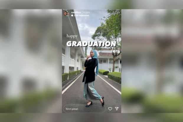 Potret Wisuda Camillia Laetitia Azzahra