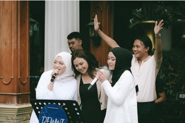 Putri Delina dan Nathalie Holscher