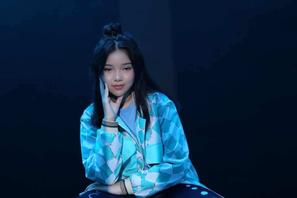 Terjemahan lirik lagu you are the reason aurelia adik tiara andini