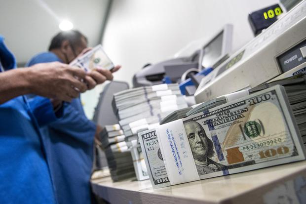 Rupiah Makin Loyo Dekati 15.400/US$ Imbas Sentimen The Fed