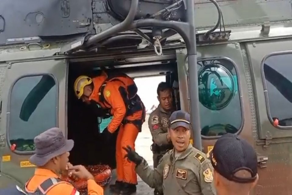 Tim SAR Gabungan tengah bersiap untuk melakukan evakuasi penumpang pesawat Susi Air yang jatuh di Papua, Kamis (23/6).
