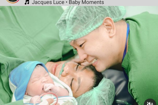 Regina Indonesian Idol Melahirkan Anak Pertama