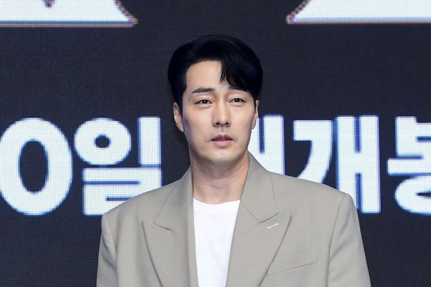 So Ji Sub di presscon film Alienoid