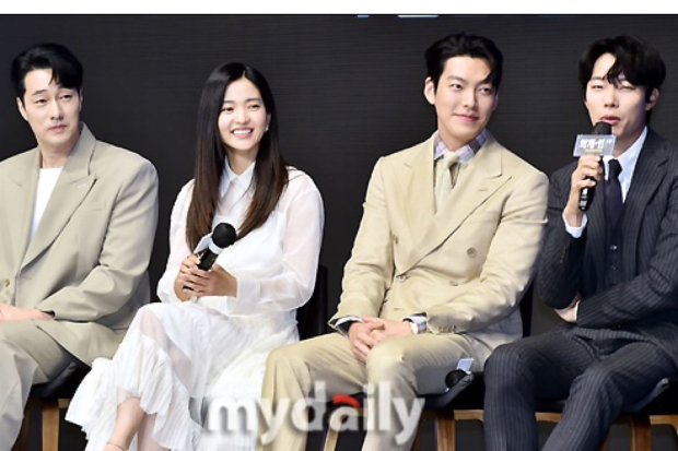 Pemain film Alienoid