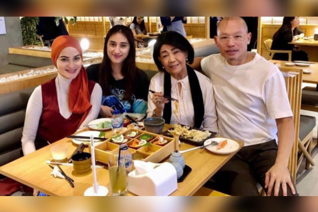 Aditya Tumbuan dan Marisa Tumbuan bersama Rima Melati