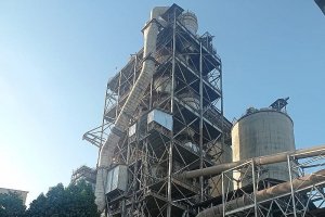 Pabrik Semen PT Solusi Bangun Indonesia (SBI) di CIlacap, Jawa Tengah.