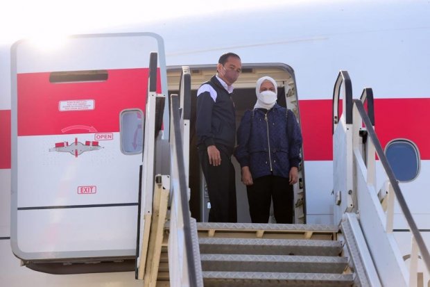 Presiden Joko Widodo dan Ibu Iriana bertolak di Bandara Rzeszow-Jasionka, Polandia sebelum bertolak menuju Moskow, Kamis (30/6). Foto: Muchlis Jr (Bir