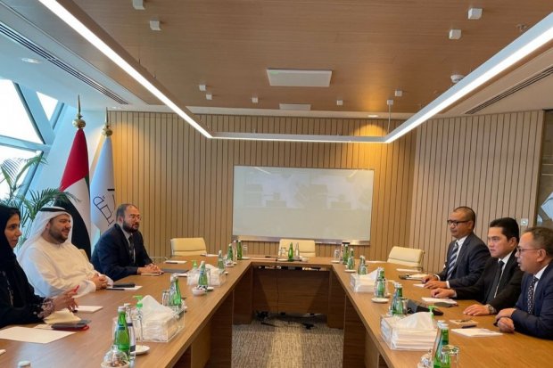 Menteri BUMN Erick Thohir bertemu dengan H.E Mohammed Ali Al Shofara, Chairman of Etihad membahas potensi kerja sama dengan Garuda Indonesia.